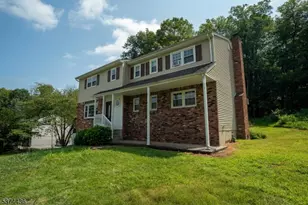 16 Hemlock Dr, Vernon, NJ 07461 - Photo 1