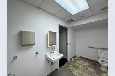 481 Memorial Pkwy, Phillipsburg, NJ 08865 - Photo 27