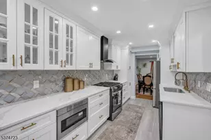 28 Hawthorn Dr, Edison Twp., NJ 08820 - Photo 7