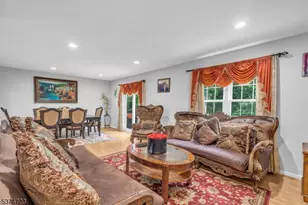 28 Hawthorn Dr, Edison Twp., NJ 08820 - Photo 25