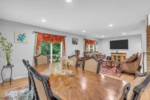 28 Hawthorn Dr, Edison Twp., NJ 08820 - Photo 17