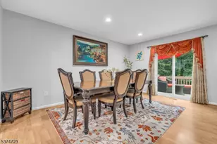 28 Hawthorn Dr, Edison Twp., NJ 08820 - Photo 19