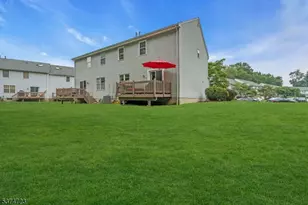 28 Hawthorn Dr, Edison Twp., NJ 08820 - Photo 39