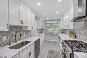 28 Hawthorn Dr, Edison Twp., NJ 08820 - Photo 13