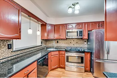 6 Tulip Ct, Edison Twp., NJ 08820 - Photo 11