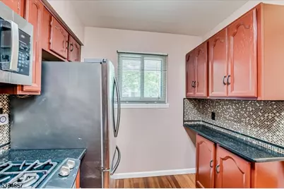 6 Tulip Ct, Edison Twp., NJ 08820 - Photo 13