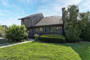 201 Kingsberry Dr, Franklin Township, NJ 08873 - Photo 1