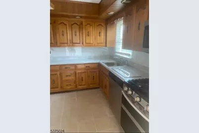 24 Hill Ct, Pompton Lakes, NJ 07442 - Photo 9