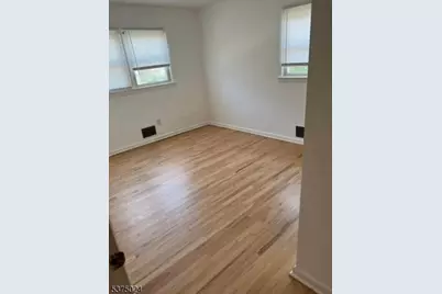 24 Hill Ct, Pompton Lakes, NJ 07442 - Photo 11