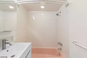 239 Crescent Ln, Cliffside Park, NJ 07010 - Photo 11