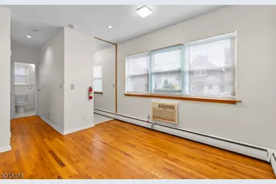 239 Crescent Ln, Cliffside Park, NJ 07010 - Photo 3