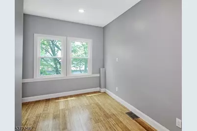 104 A Yale Ave, Jersey City, NJ 07304 - Photo 17