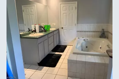 19 Southfield Dr, Sussex, NJ 07461 - Photo 5