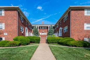 197 N Beverwyck Rd, Parsippany, NJ 07034 - Photo 1