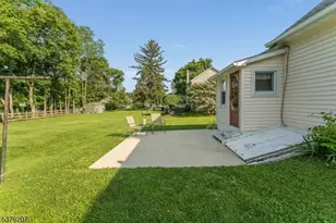 6 Franklin St, Franklin Township, NJ 07882 - Photo 9