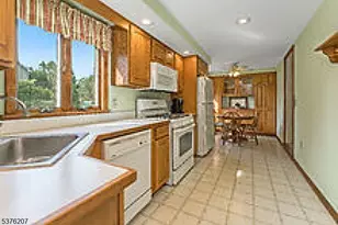 6 Franklin St, Franklin Township, NJ 07882 - Photo 11