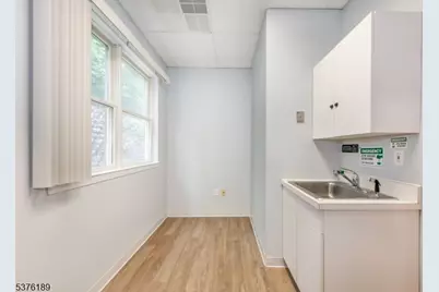 504 Hamburg Tpke, Wayne, NJ 07470 - Photo 9