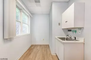 504 Hamburg Tpke, Wayne, NJ 07470 - Photo 9