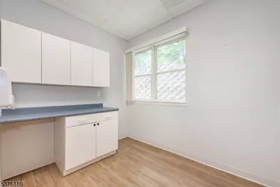 504 Hamburg Tpke, Wayne, NJ 07470 - Photo 5