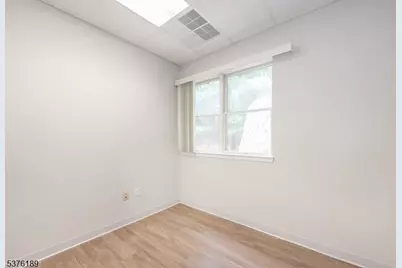 504 Hamburg Tpke, Wayne, NJ 07470 - Photo 3