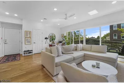 936 Pavonia Ave #3A, Jersey City, NJ 07306 - Photo 1