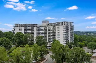 2 Claridge Dr Apt, Verona, NJ 07044 - Photo 1