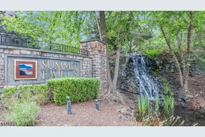 192 Ridge Dr, Pompton Lakes, NJ 07442 - Photo 1