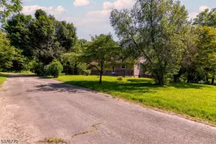 246 Millbrook Rd, Harmony Township, NJ 07882 - Photo 19