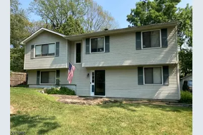 76 Woodland Dr, Vernon, NJ 07462 - Photo 1