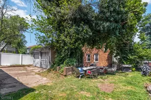 20 Monroe Pl, Montclair, NJ 07042 - Photo 9