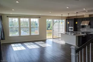 601 Charleston Dr, Monroe Township, NJ 08831 - Photo 7