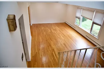 15 Tuscan Pl, East Hanover Township, NJ 07936 - Photo 5