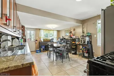 211 Bradford Ave, Linden, NJ 07036 - Photo 7