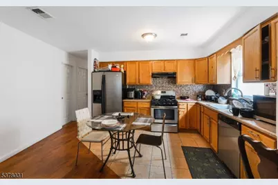 533 Livingston St #2, Elizabeth, NJ 07206 - Photo 5