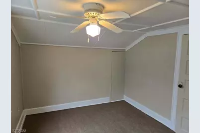 410 Horseneck Rd, Fairfield, NJ 07004 - Photo 25