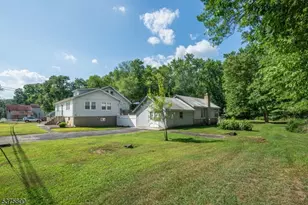 410 Horseneck Rd, Fairfield, NJ 07004 - Photo 3