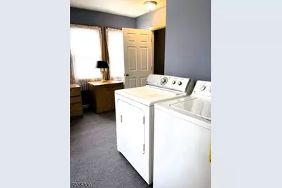 410 Horseneck Rd, Fairfield, NJ 07004 - Photo 9