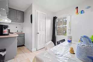 352 N 7th St, Newark, NJ 07107 - Photo 11