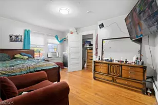 352 N 7th St, Newark, NJ 07107 - Photo 19