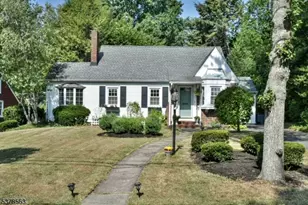 52 Victor Pl, Hawthorne, NJ 07506 - Photo 1