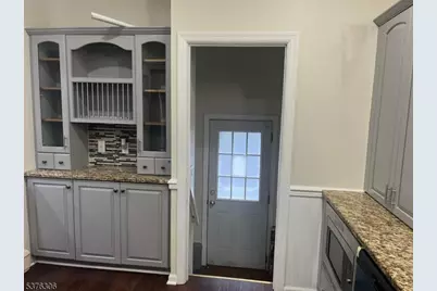 163 Wagaraw Rd, Hawthorne, NJ 07506 - Photo 9