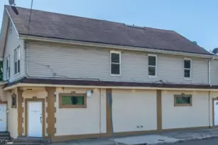 476 Bloy St, Hillside, NJ 07205 - Photo 1