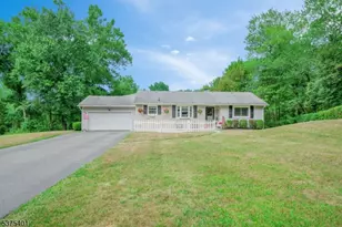 9 Chanwood Dr, Hampton Township, NJ 07860 - Photo 1