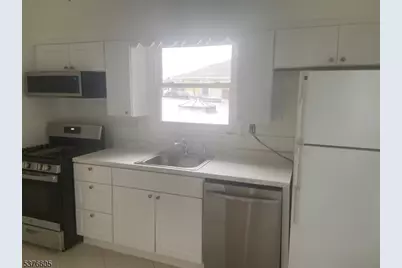 35 Coe Ave, Hillside Twp., NJ 07205 - Photo 3