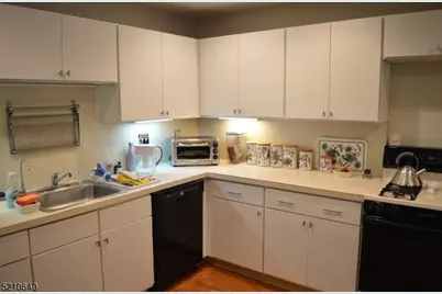 106 Greenwich Court, Madison, NJ 07940 - Photo 5