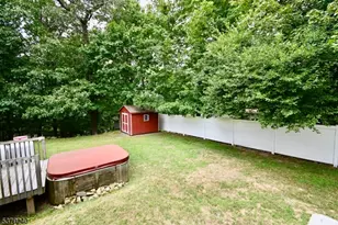 221 S Maryland Ave, Jefferson Township, NJ 07849 - Photo 11