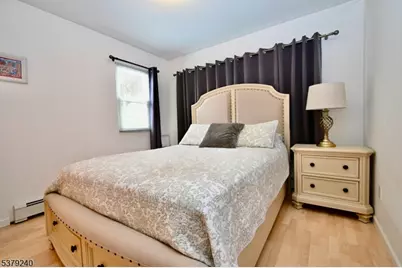 221 S Maryland Ave, Jefferson Township, NJ 07849 - Photo 7