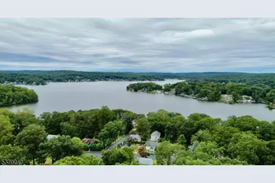 221 S Maryland Ave, Jefferson Township, NJ 07849 - Photo 15