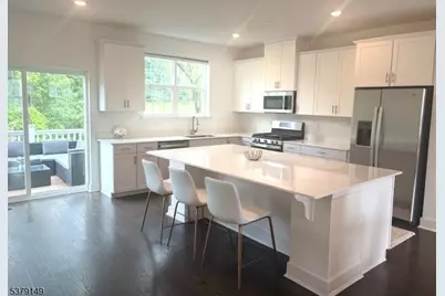 4 McCluskey Pl, Morris Plains, NJ 07950 - Photo 1