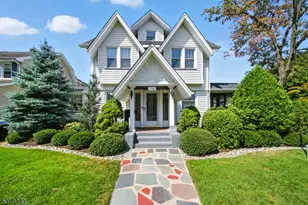 196 Buena Vista Ave, Hawthorne, NJ 07506 - Photo 1